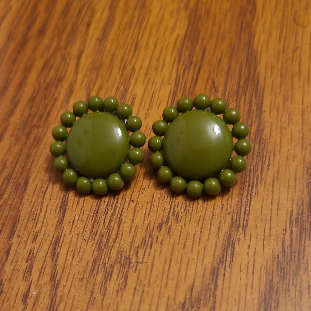 Vintage Olive Green Beaded Halo Stud Earrings - Women Jewelry